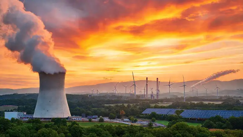 Planta nuclear frente a fuentes renovables