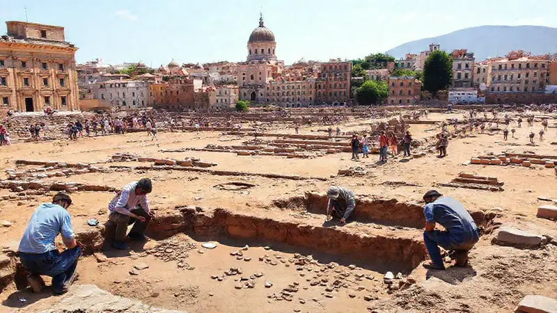 Arqueólogos hallan artefactos en ciudad histórica