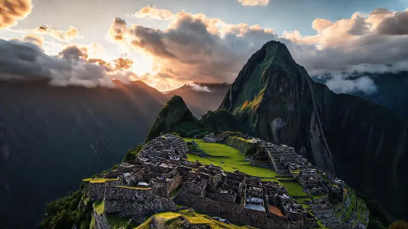 Machu Picchu: historia, misterio y belleza matutina